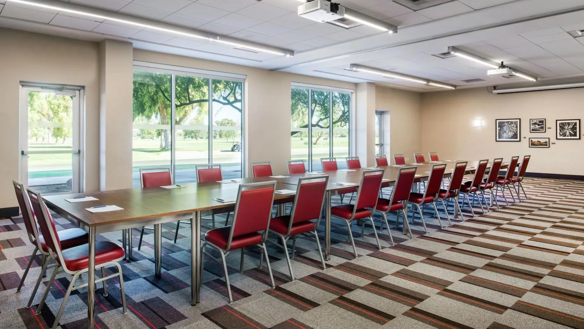 Hotel Four Points By Sheraton At Phoenix Mesa Gateway Airport