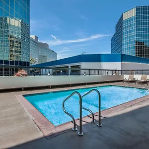 crowne-plaza-los-angeles-international-airport.topanaheimhotels.com/